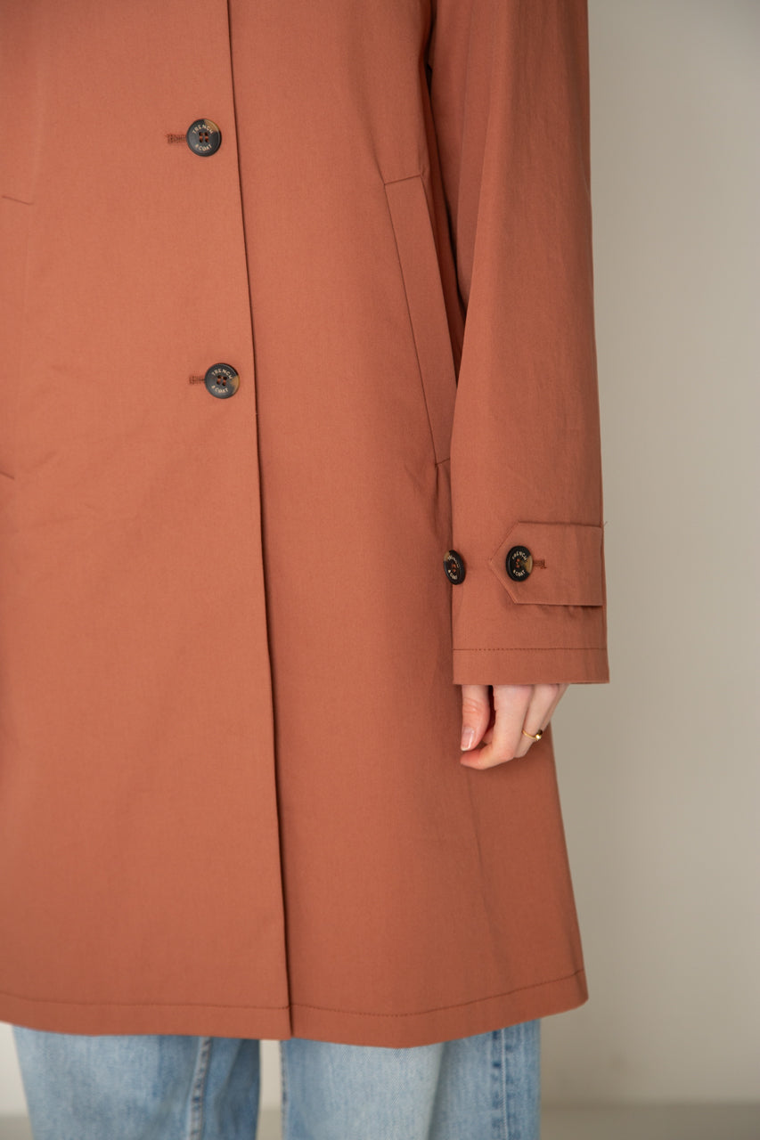 Sleek DAX-Redding coat in pure premium cotton, glossy brown