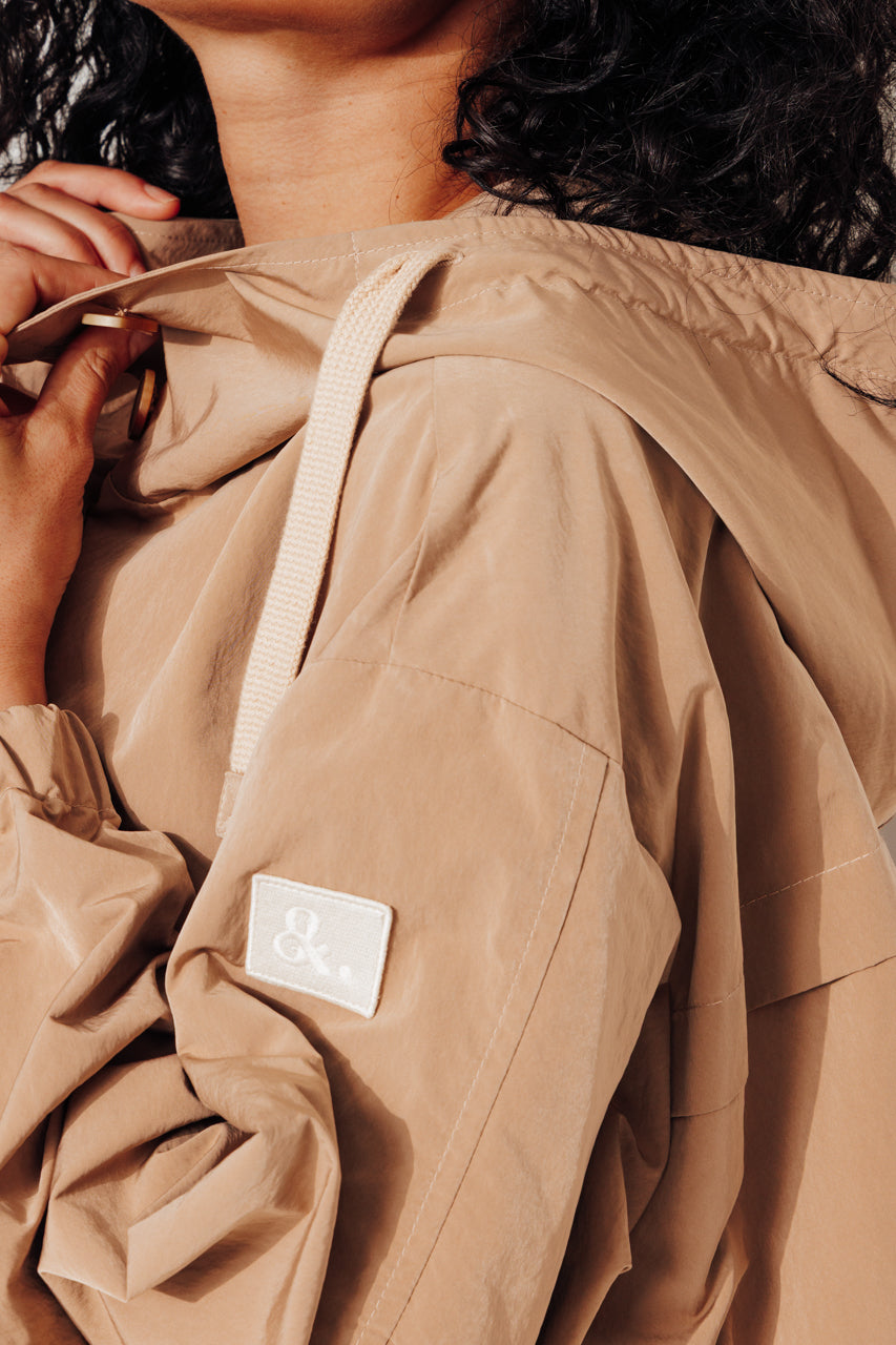 SUREAU - SUREAU - Veste courte, légère et déperlante CAMEL - Trench & Coat