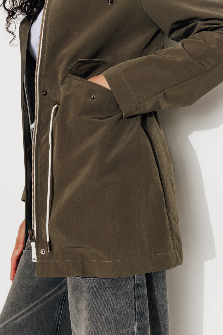 FRAISIER - Parka courte tissu finition satiné Vert kaki / Army green - Trench & Coat
