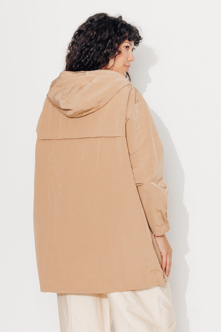 CORNUS - PARKA DECONTRACTEE À CAPUCHE DÉPERLANTE