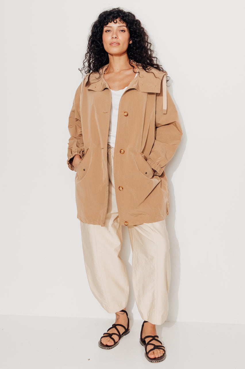 CORNUS - PARKA DECONTRACTEE À CAPUCHE DÉPERLANTE