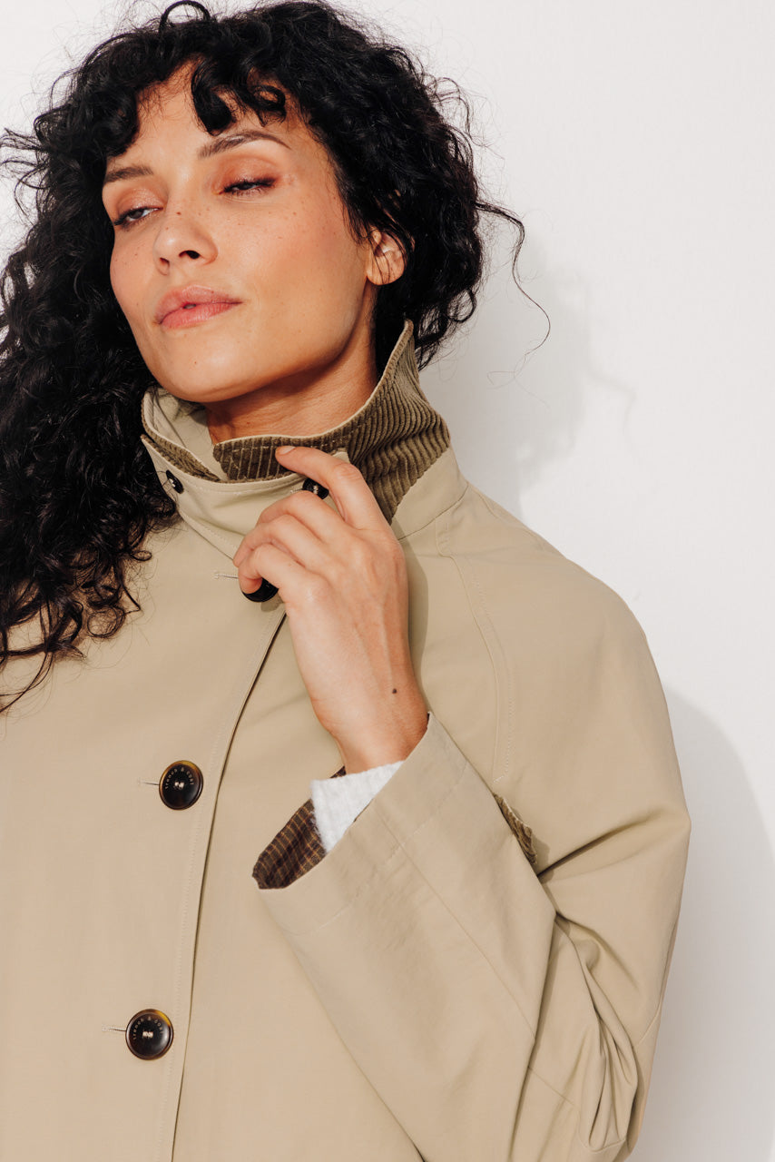PARROTIA - PARROTIA - Imperméable mi long en coton déperlant camel CAMEL - Trench & Coat