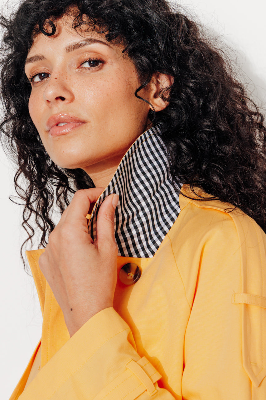 BOVELLE short coat in yellow trench style-Short trench coat in yellow cotton