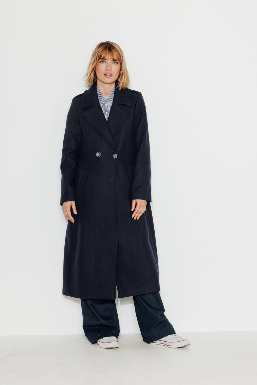Manteau long ceinturé en laine vierge bleu marine femme- Trench