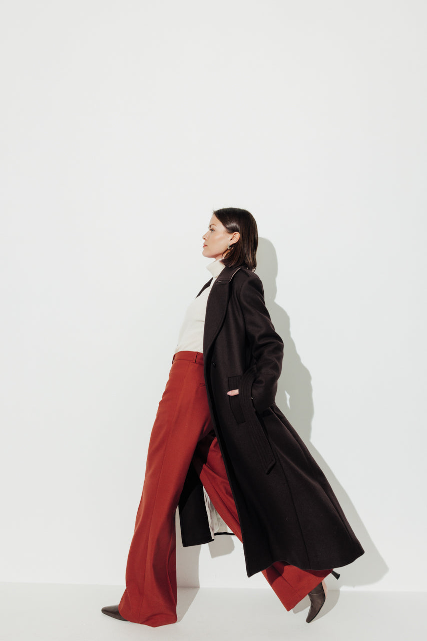 PRECIEUX - PRECIEUX - Manteau long ceinturé en drap de laine vierge marron Marron / Brown - Trench & Coat