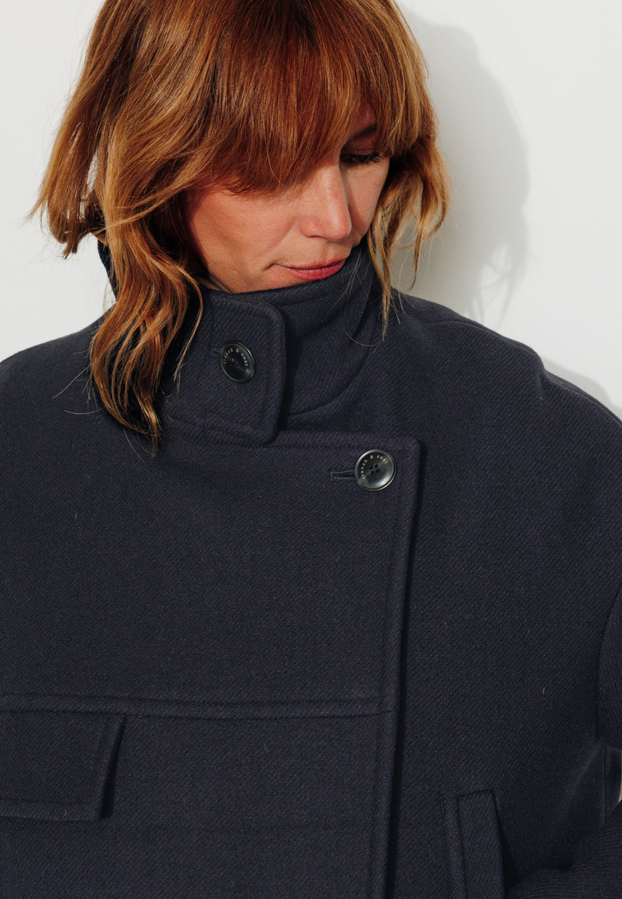 MABLY - MABLY - Blouson court oversize en drap de laine marine MARINE - Trench & Coat