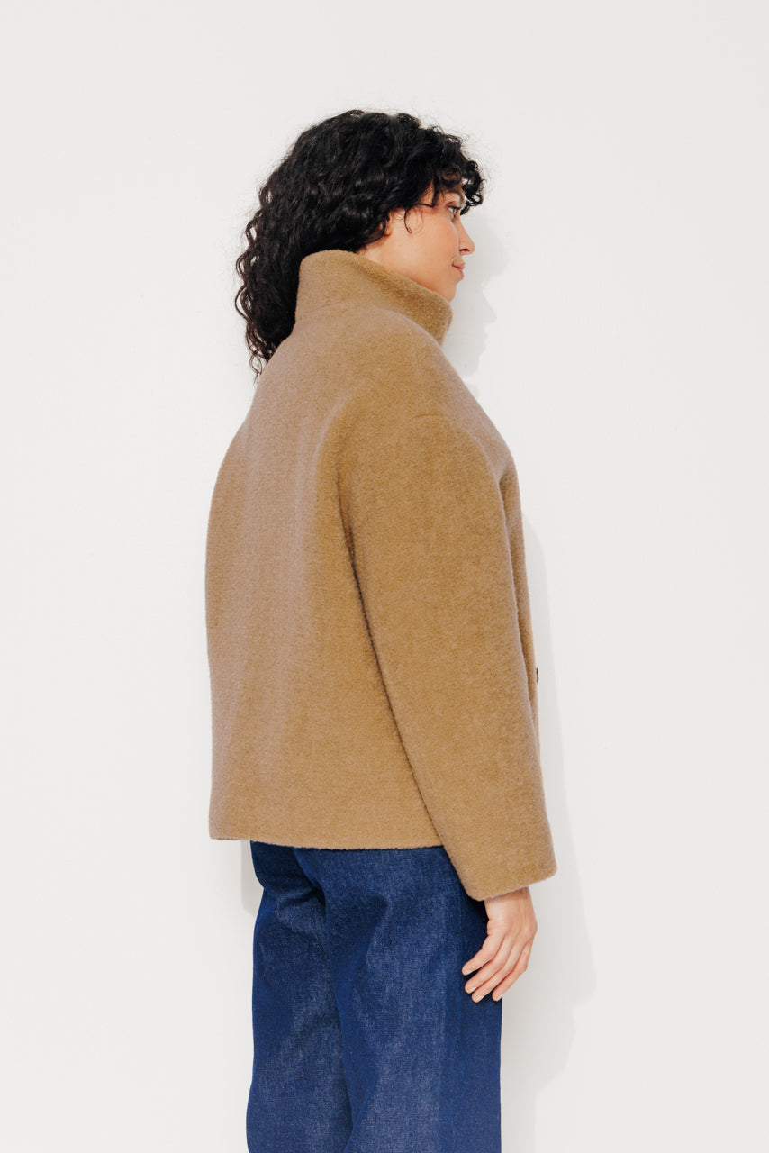 PLUMERIA - PLUMERIA - Manteau court en bouclette de laine vierge moutarde MOUTARDE - Trench & Coat