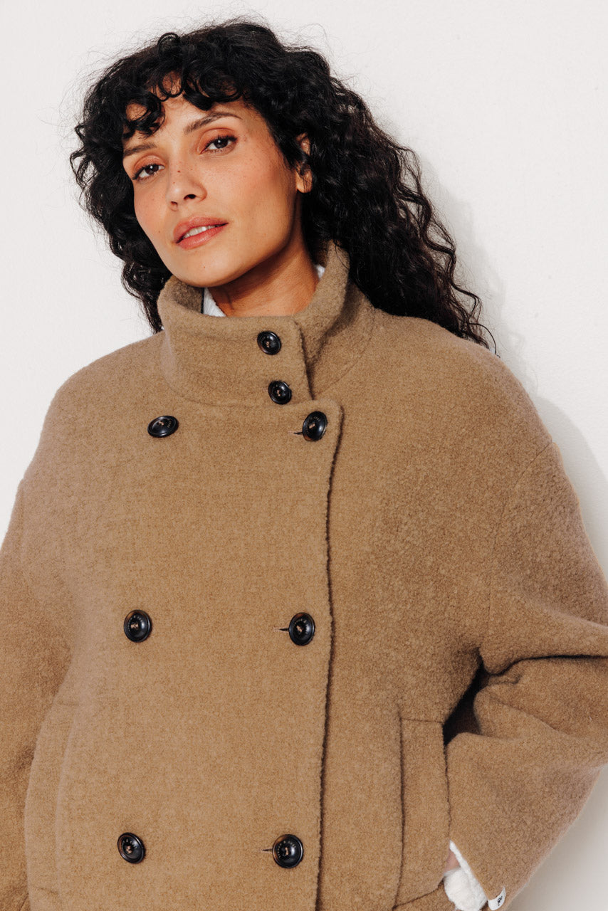 PLUMERIA - PLUMERIA - Manteau court en bouclette de laine vierge moutarde MOUTARDE - Trench & Coat