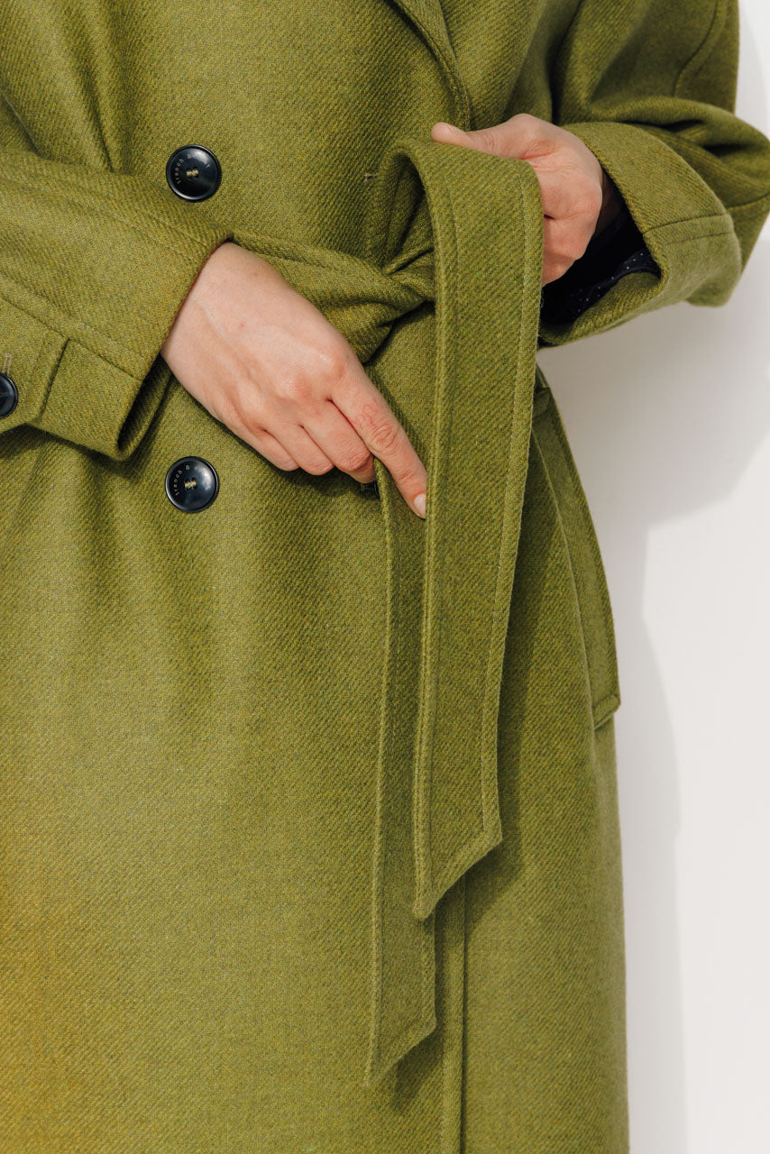 TROENE - TROENE - Manteau long oversize en gabardine de laine recyclée vert VERDURE - Trench & Coat