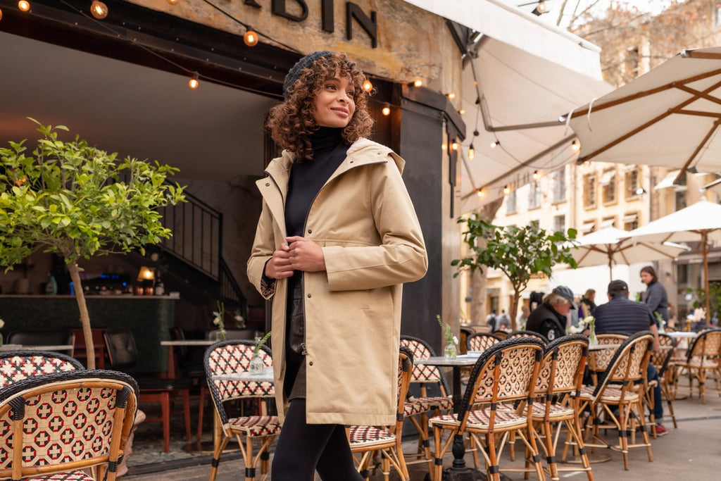 Rayonnez cet Hiver avec les Manteaux Clairs de Trench & Coat