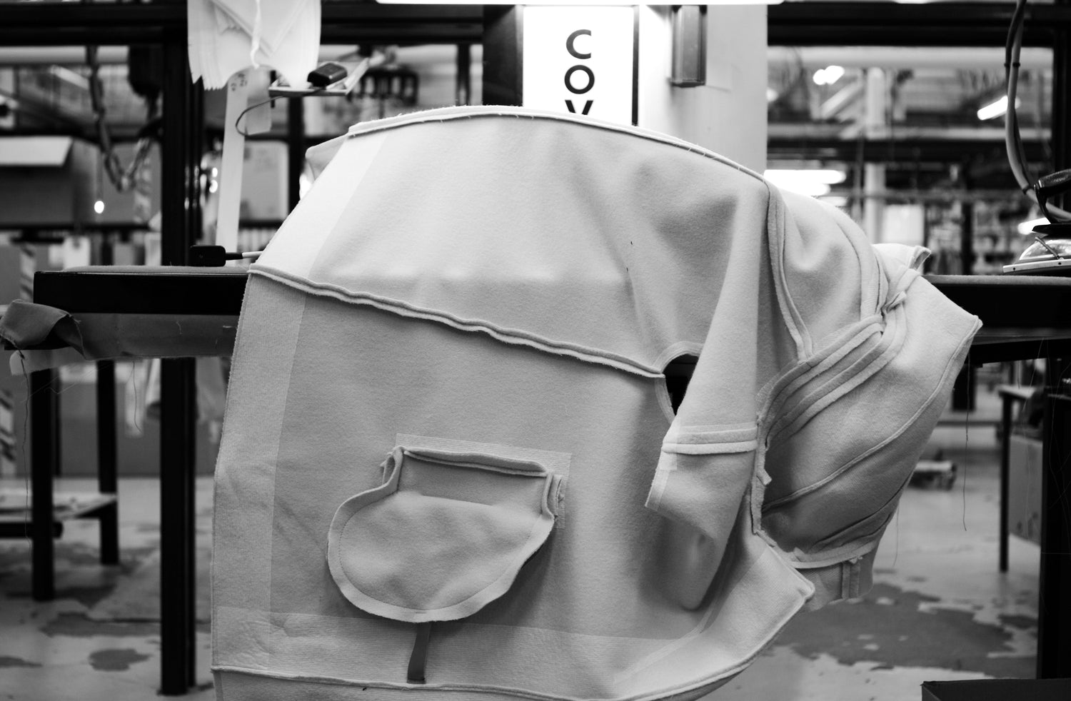 Dans les coulisses d'un manteau Trench & Coat by Lener (2/2) : de l'atelier aux finitions, les détails qui font durer un manteau