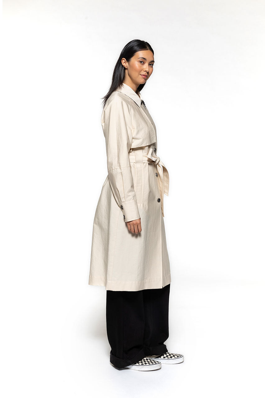 Long ecru LUCCIANA trench coat Long fluid trench coat in ecru cotton