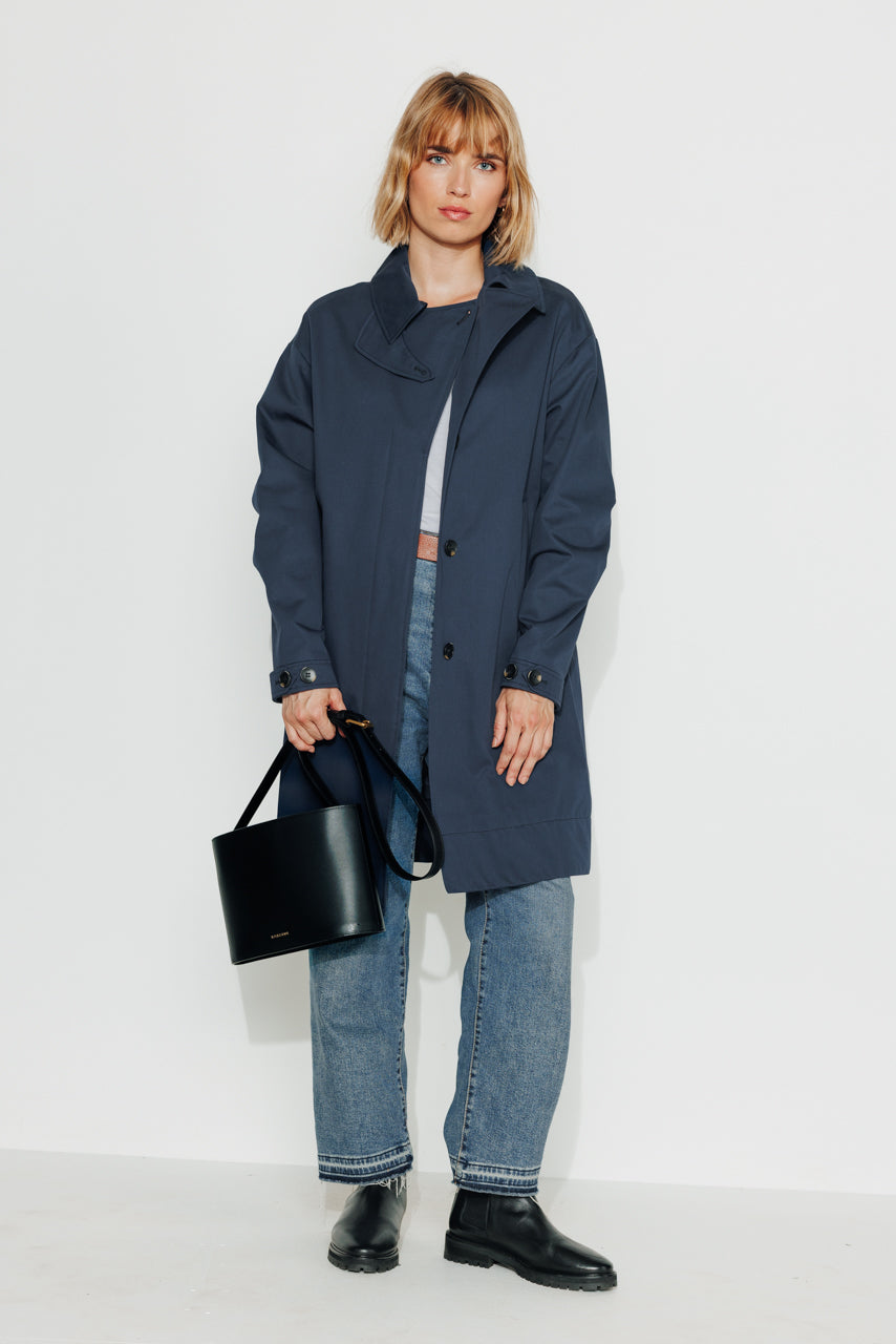 SAUZET - Trench oversize 100% coton déperlant MARINE - Trench & Coat