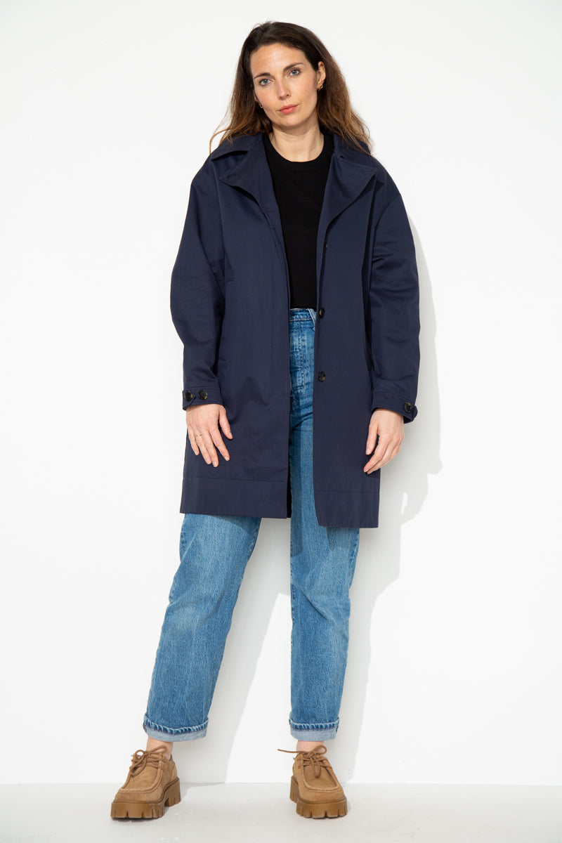 SAUZET - Trench oversize 100% coton déperlant MARINE - Trench & Coat