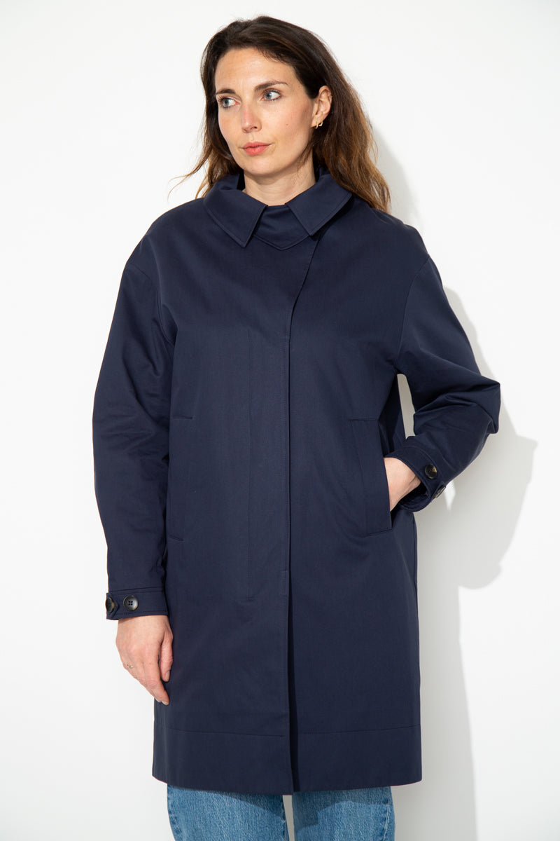 SAUZET - Trench oversize 100% coton déperlant MARINE - Trench & Coat