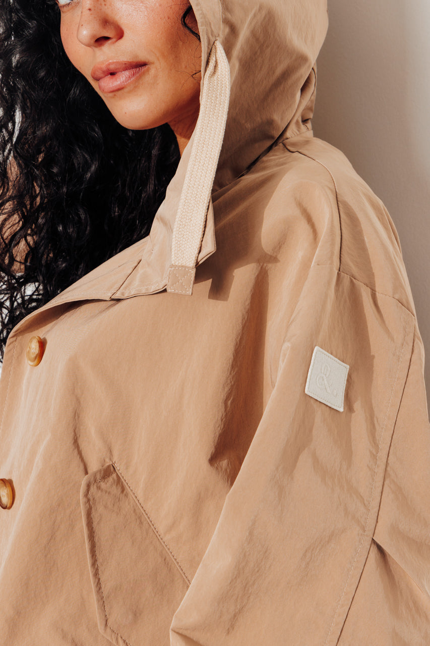 SUREAU - SUREAU - Veste courte, légère et déperlante CAMEL - Trench & Coat