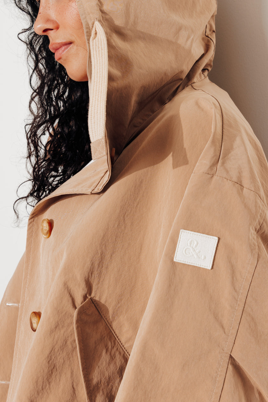 SUREAU - SUREAU - Veste courte, légère et déperlante CAMEL - Trench & Coat