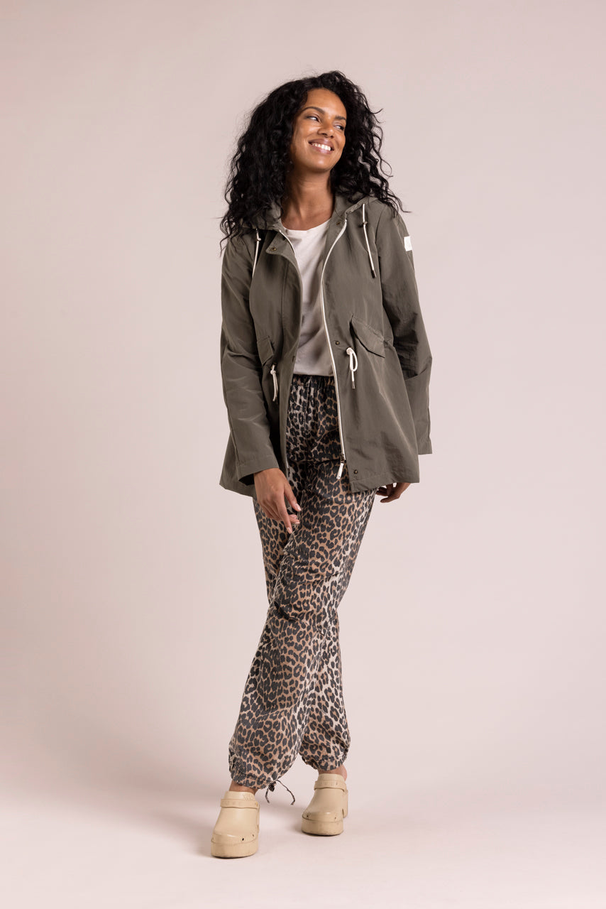 FRAISIER - Parka courte tissu finition satiné Vert kaki / Army green - Trench & Coat