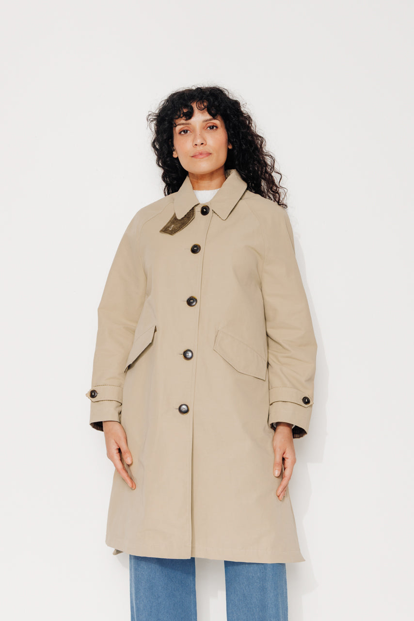 PARROTIA - PARROTIA - Imperméable mi long en coton déperlant camel CAMEL - Trench & Coat