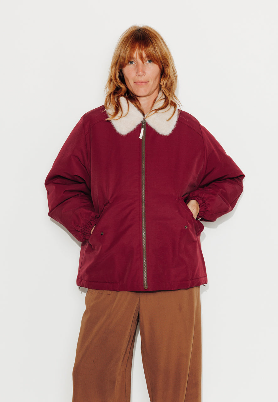 THUYA - THUYA - Imperméable court ouatiné en coton déperlant bordeaux BORDEAUX - Trench & Coat