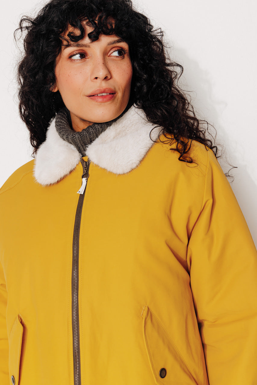 THUYA - THUYA - Imperméable court ouatiné en coton déperlant moutarde MOUTARDE - Trench & Coat