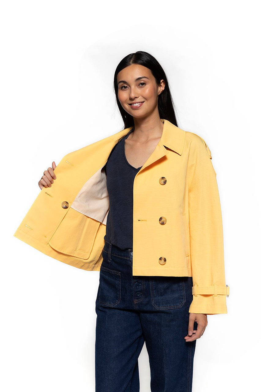 Manteau jaune esprit sale