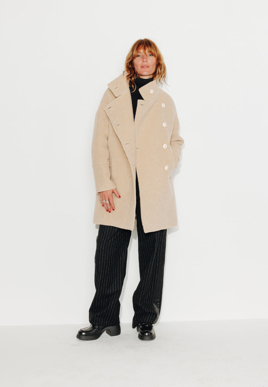 UPIE - UPIE - Manteau mi-long oversize en bouclette de laine vierge beige SABLE - Trench & Coat