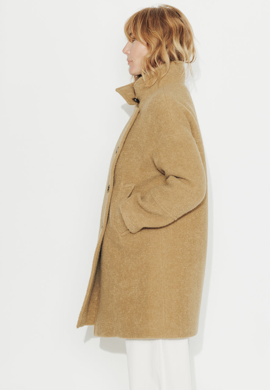 UPIE - UPIE - Manteau mi-long oversize en bouclette de laine vierge moutarde MOUTARDE - Trench & Coat