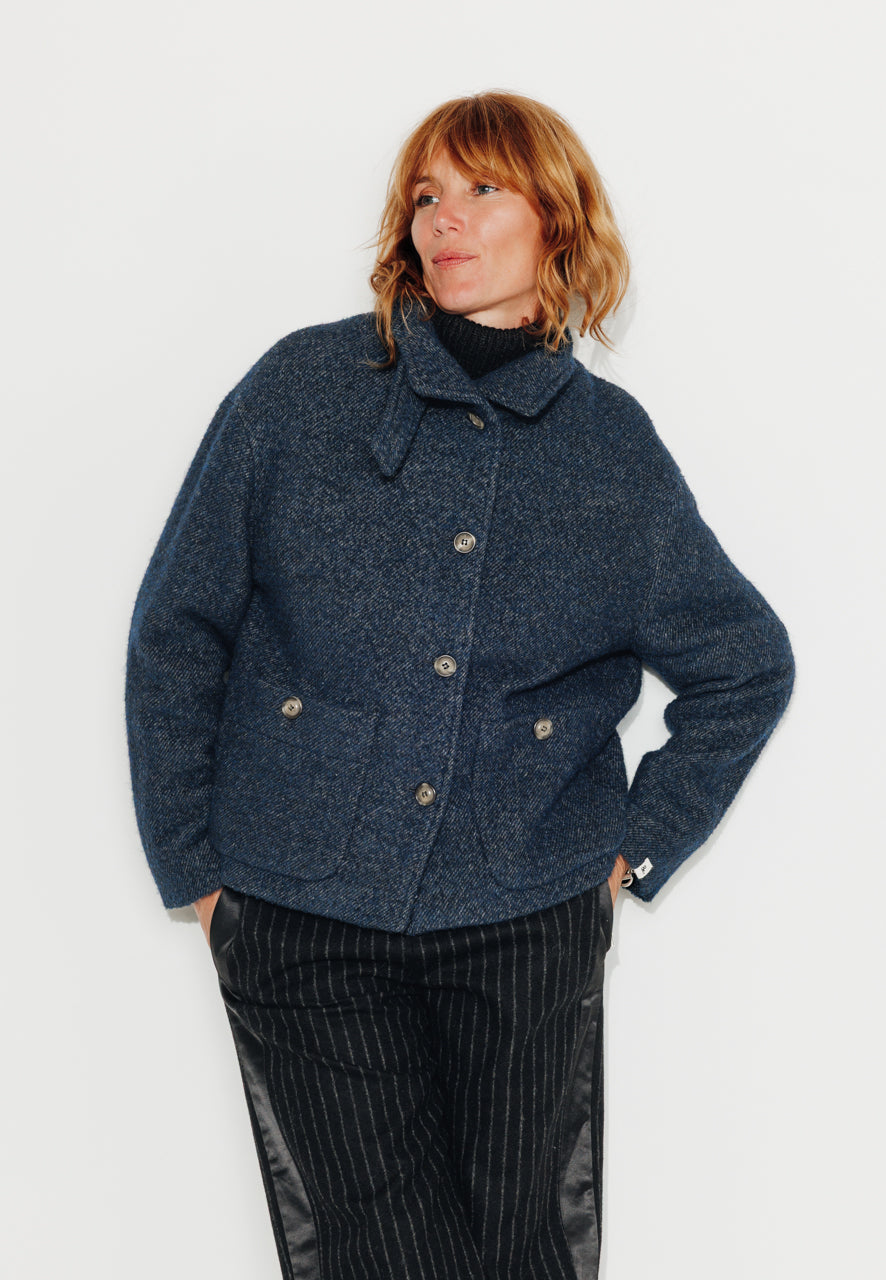 SEQUOIA - SEQUOIA - Manteau court en gabardine de laine bouclée recyclée bleu OCEAN - Trench & Coat