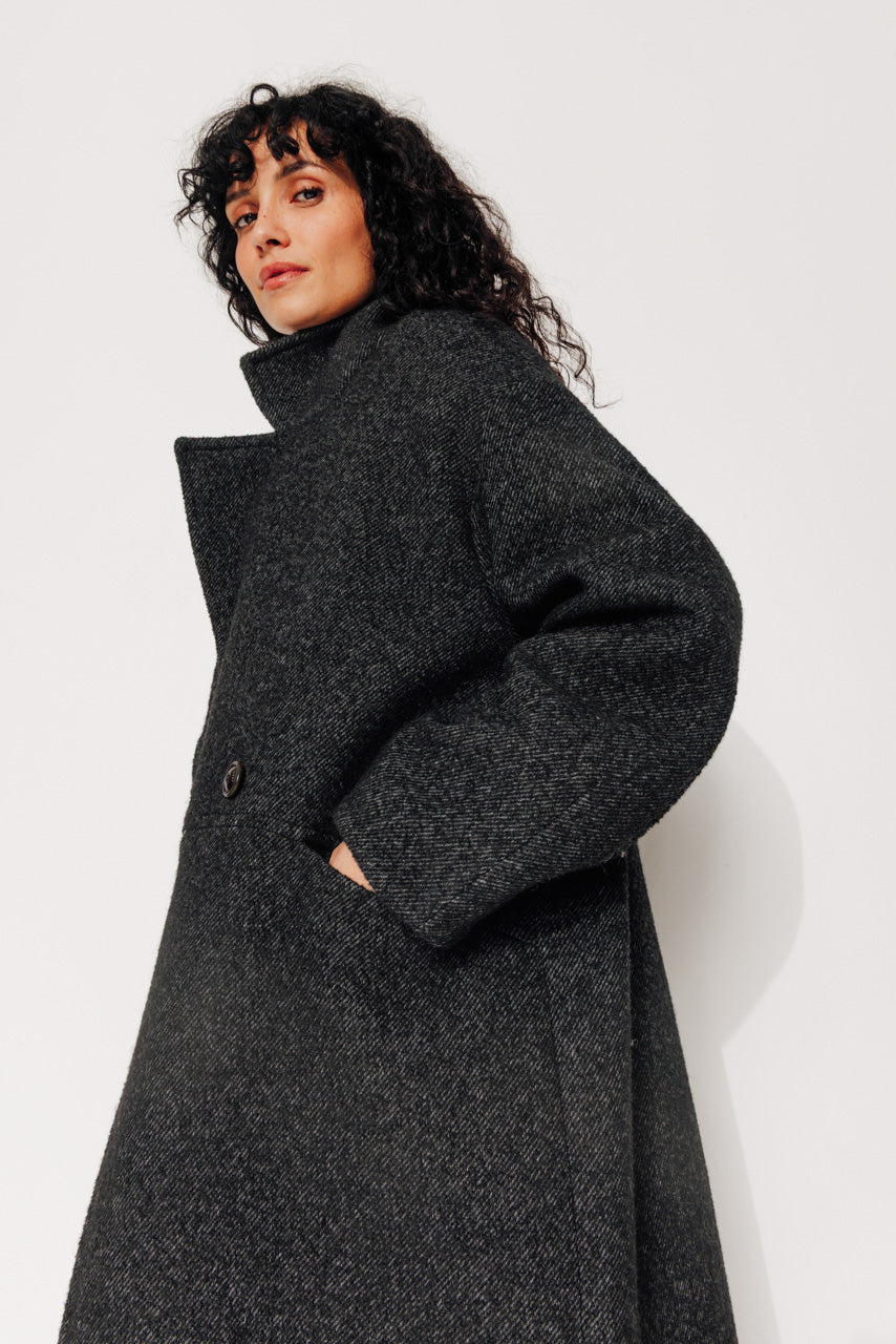 TORMINALIS - TORMINALIS - Manteau mi-long oversize en gabardine de laine bouclée recyclée NOIR - Trench & Coat